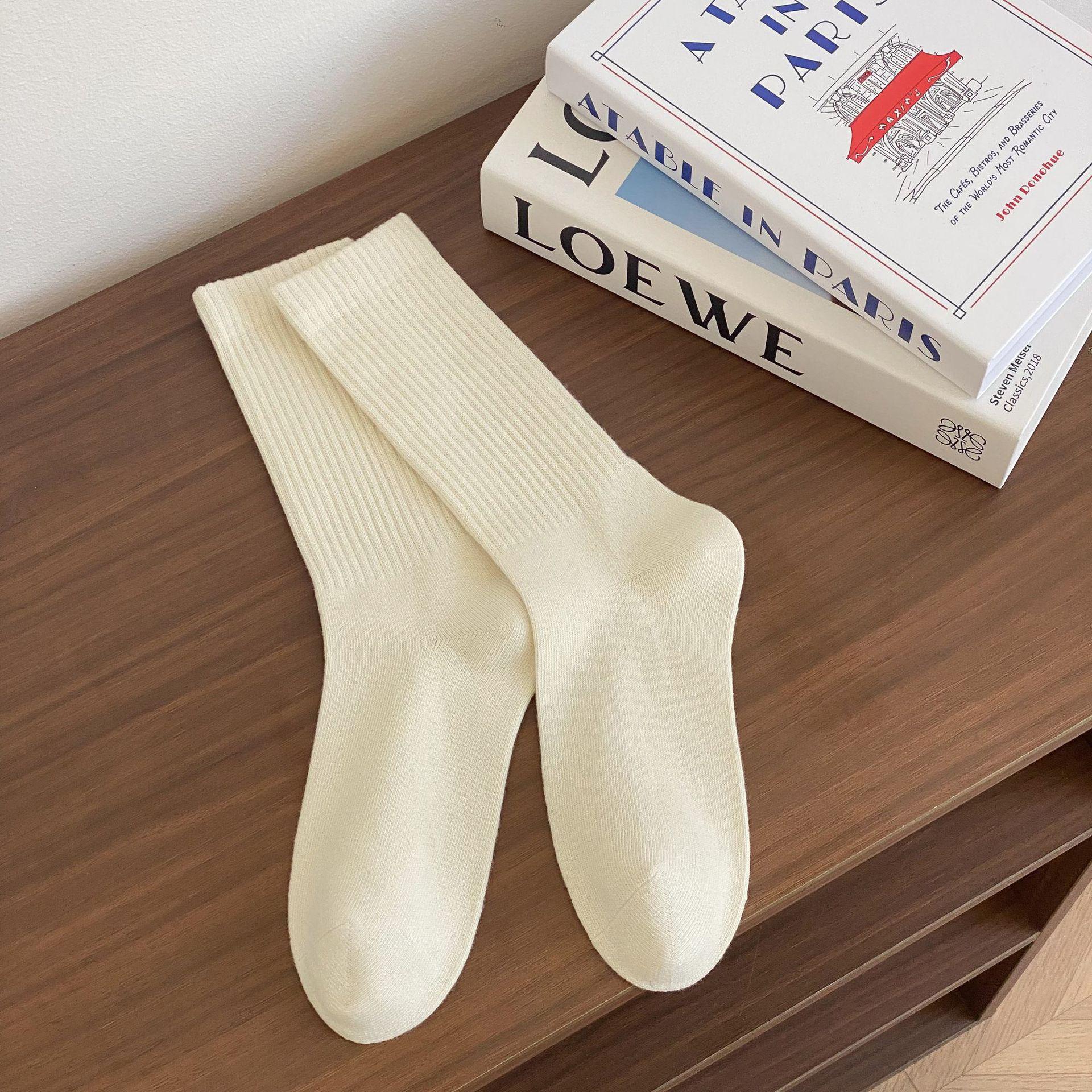 

Men s Sports Ins Trend Over-the-Knee Socks: Autumn/Winter Pure Cotton, Sweat-Absorbent, Korean/Japanese Style, Solid Color. One Size