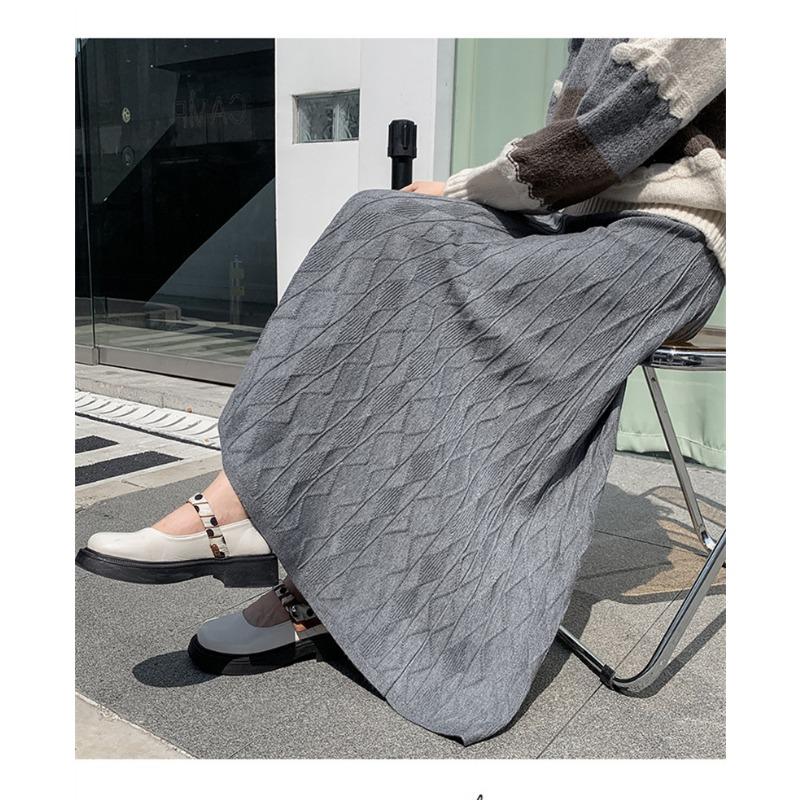 Women's Autumn and Winter Mid-length Wave Diamond Knit Half-body Skirt