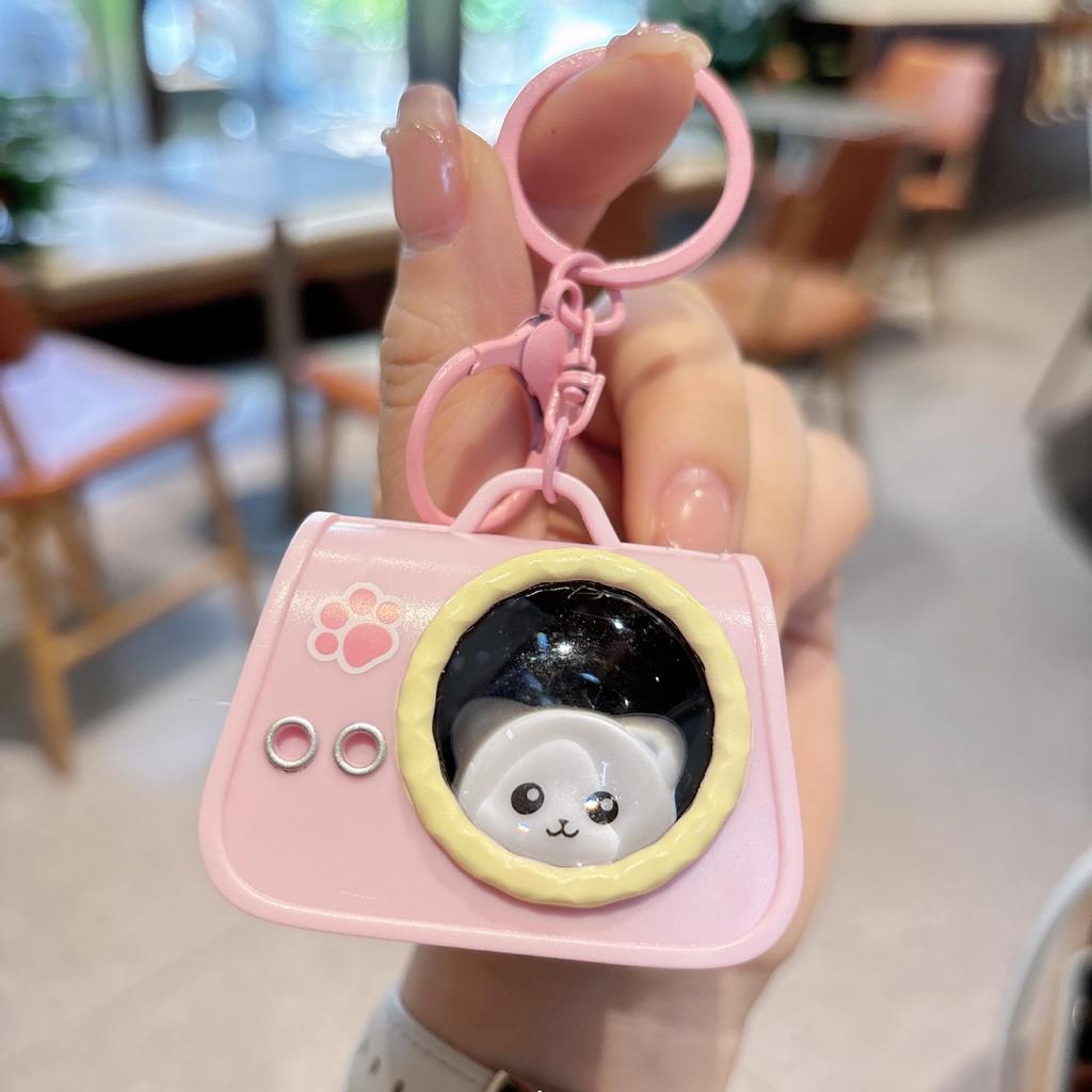 Creative Cat Space Capsule Keychain Night Light - Adorable Pet Bag Pendant Gift
