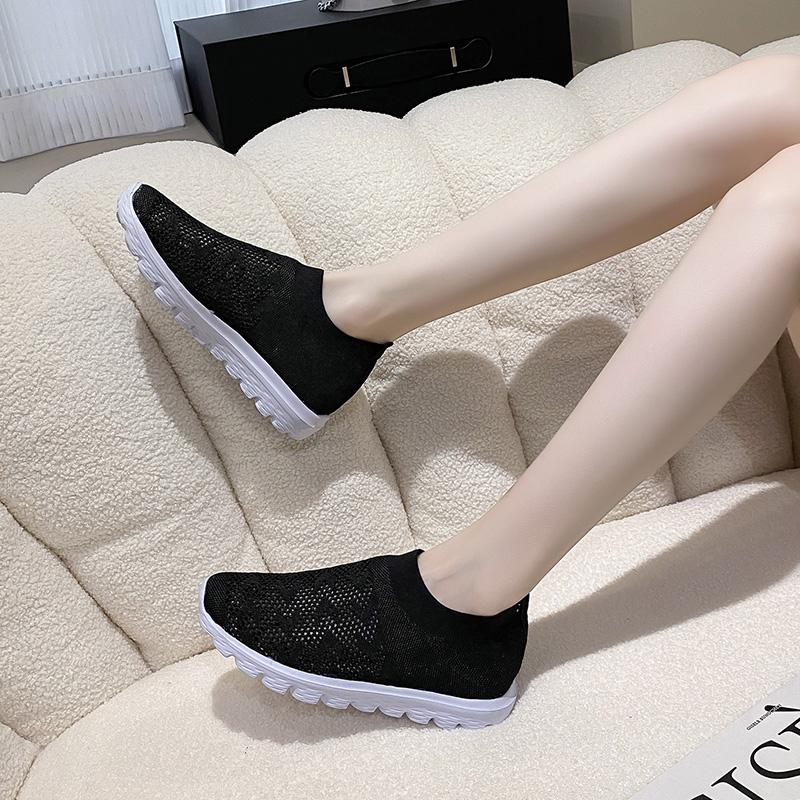 

Женская обувь Большие размеры Кроссовки Женские туфли на низком каблуке Кроссовки женские Кроссовки из вулканизированной стали 2024 Повседневные носки Кроссовки женские 43 чёрный