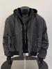 Stilvolle Herren-Kapuzenjacke aus gewaschenem PU-Leder - Robust, Fake-Zweiteiler-Silhouette, Maillard-Farbe.