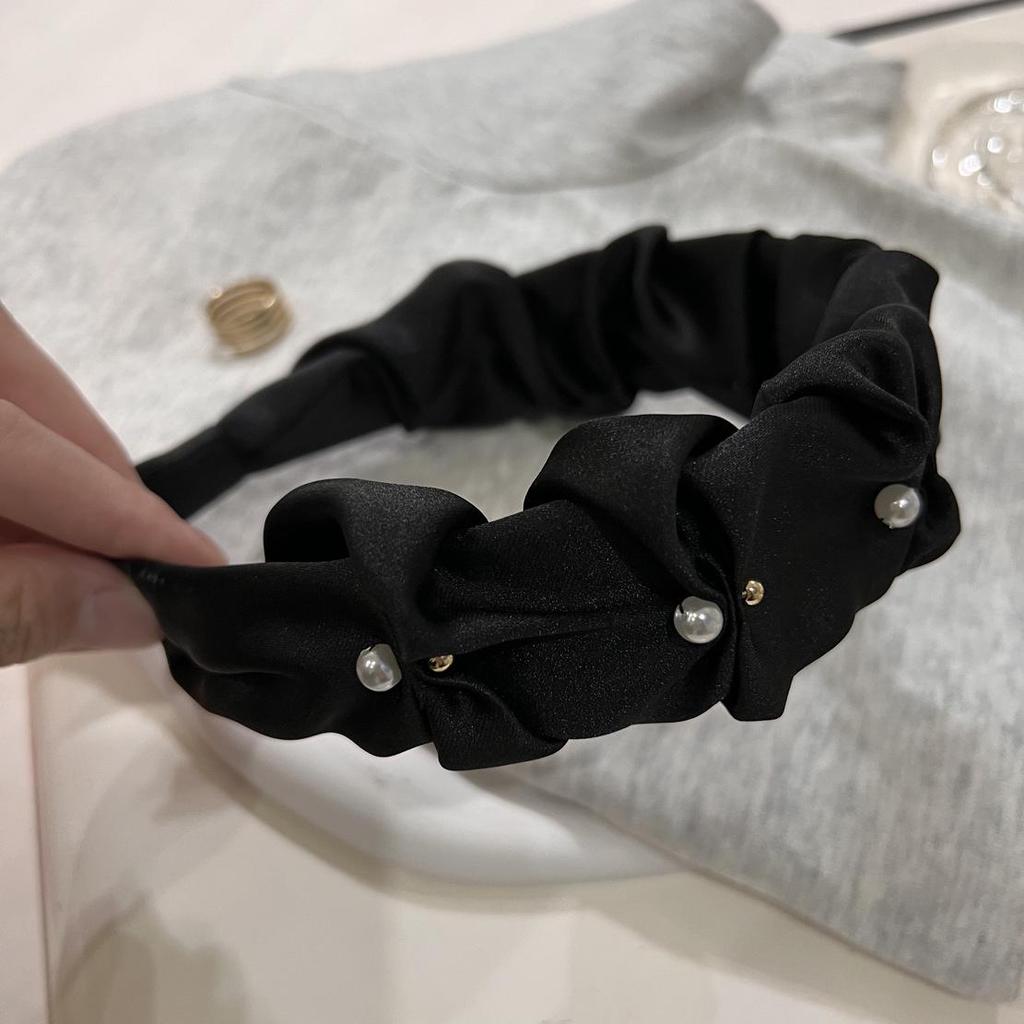 Elevated Pearl Pleated Satin Wide Headband for Versatile Fashion and Outings