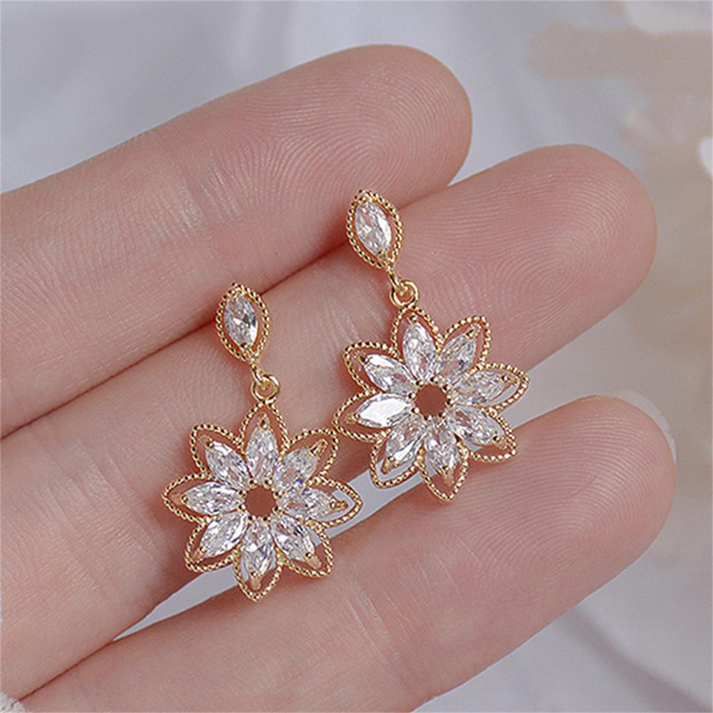 Korean Style Daisy Tulip Flowers Stud Earrings For Women Dropping Oil Pearl Crystal Earring for Women Girls Pretty Jewelry Gifts