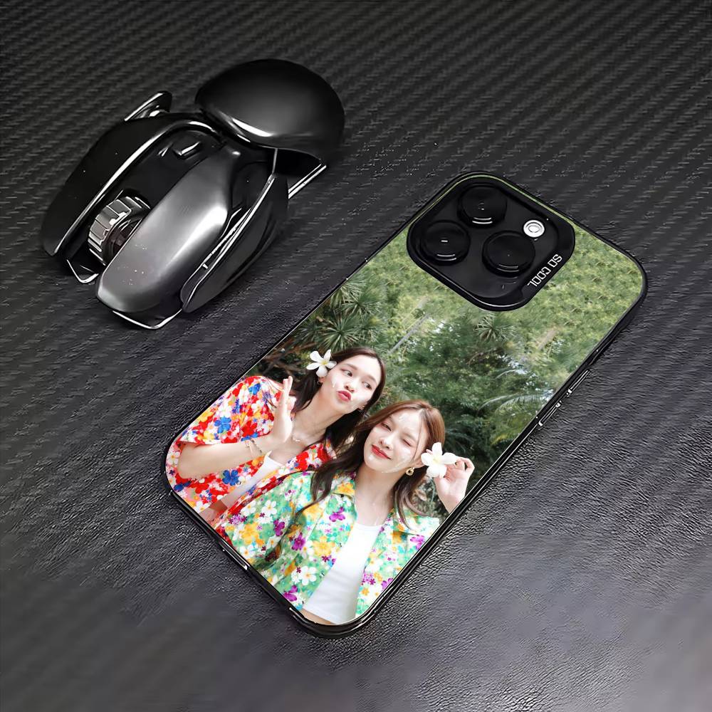 

TKphinyanech x Nurdesoraya Phone Case For iPhone17,16,15,14,13,12,11 Plus,Pro Max Colored Silver Plated Inside Cover iPhone16se4