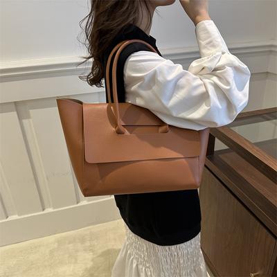 Big Bag Women's Bag 2025 Autumn New Trendy Korean Version Large Capacity Niche Handbag Retro Commuter Tote Bag