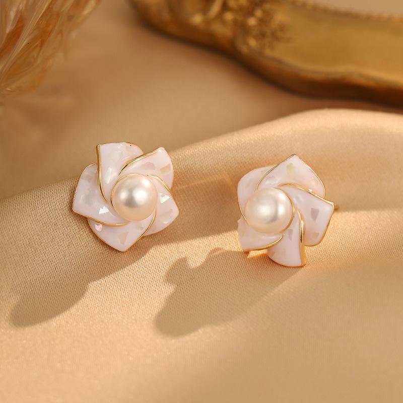 Elegant French Freshwater Pearl Camellia Earrings: Trendy Light Luxury High-End Studs for Women