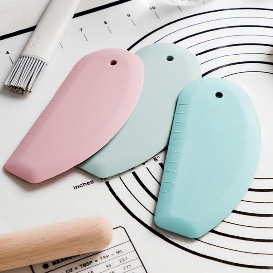 Round Edge Clear Scale Cream Scraper Silicone Ergonomic Multi-use Dough Cutter for Kitchen