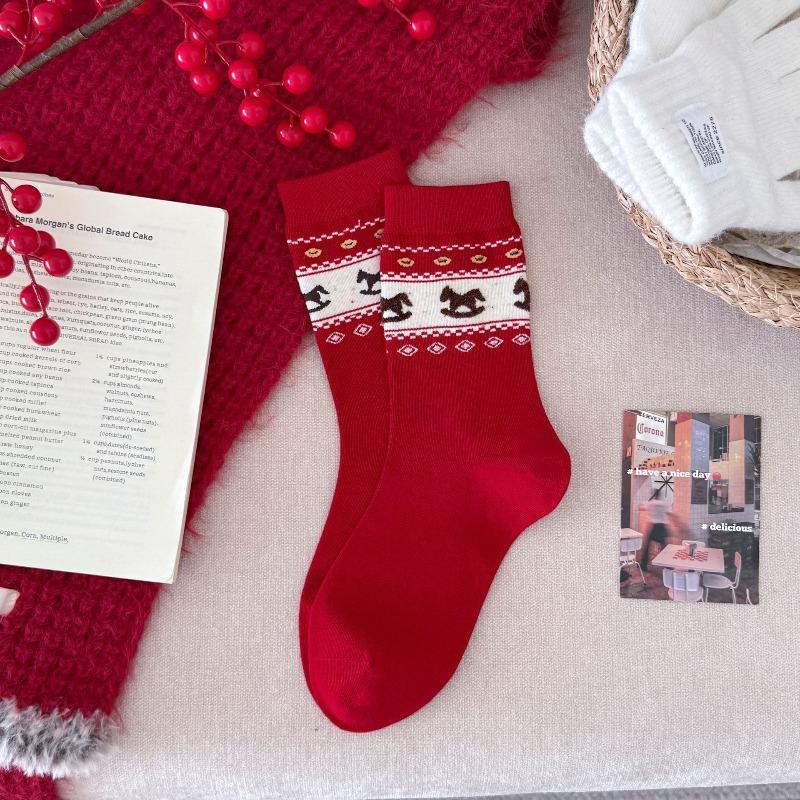 Autumn and Winter Red Socks, Pure Cotton Fair Island Mid-calf Cartoon Cute Pile-up Sock Girl