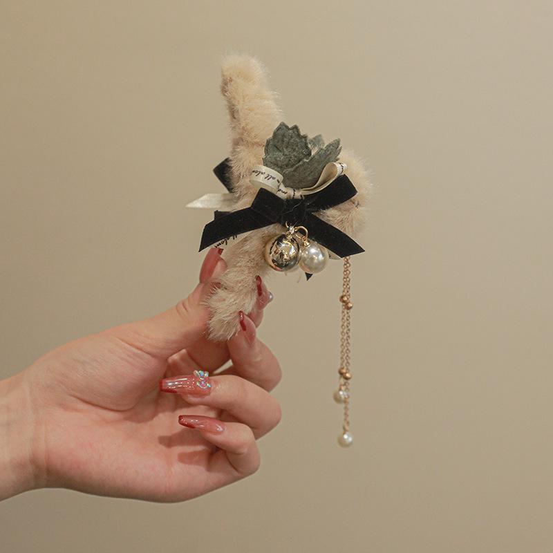 

Elegant Autumn/Winter Plush Bow Tassel Claw Hair Clip for Women бежевый