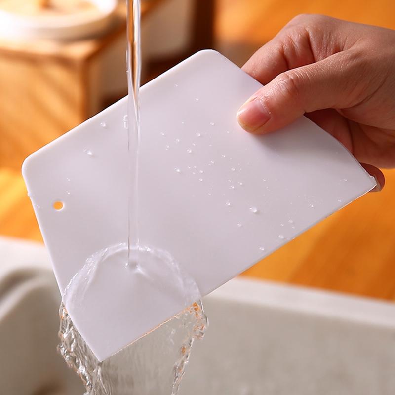 Plastic Flour Scrapers Scraper Baking Tools Dough Knife Cutters Flour Scraper Intestine Flour Scraper 2 Colors to Choose