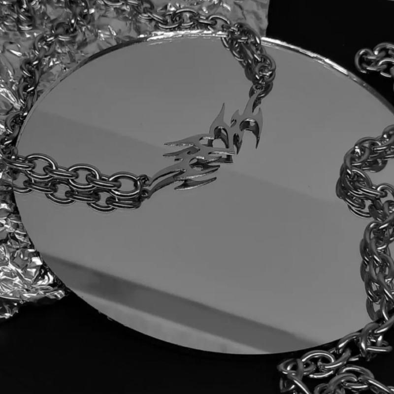 Trendy Fashion Punk Necklace Hollow Thorn Love Pendant Choker Cool Unisex Neck Jewelry Alloy Material for Party Daily