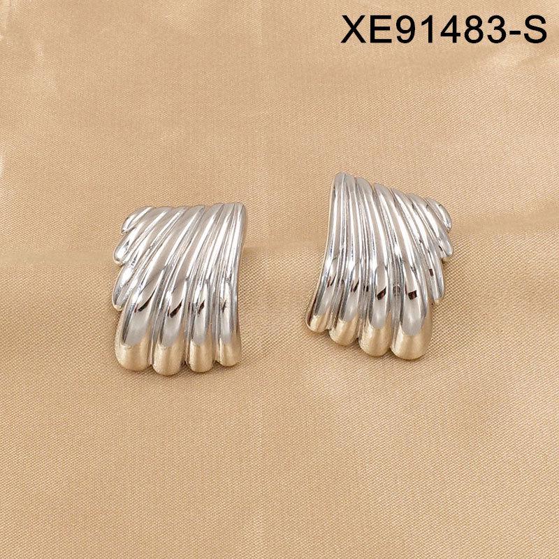 18K Gold Stainless Steel Heart Earrings for Women - Pleated Texture Titanium Ear Studs