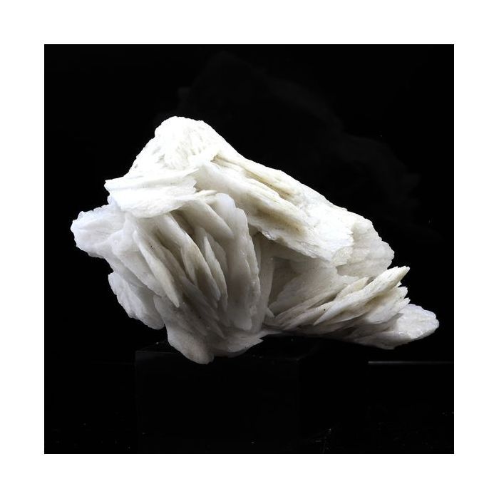 Pierres et Minéraux. Baryte. 825.5 ct. Les Malines, Saint-Laurent-le-Minier, Occitanie, France.