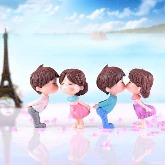 2Pcs Kiss Dolls Mini Landscape Ornaments Figurines Fairy Garden Dollhouse Decor