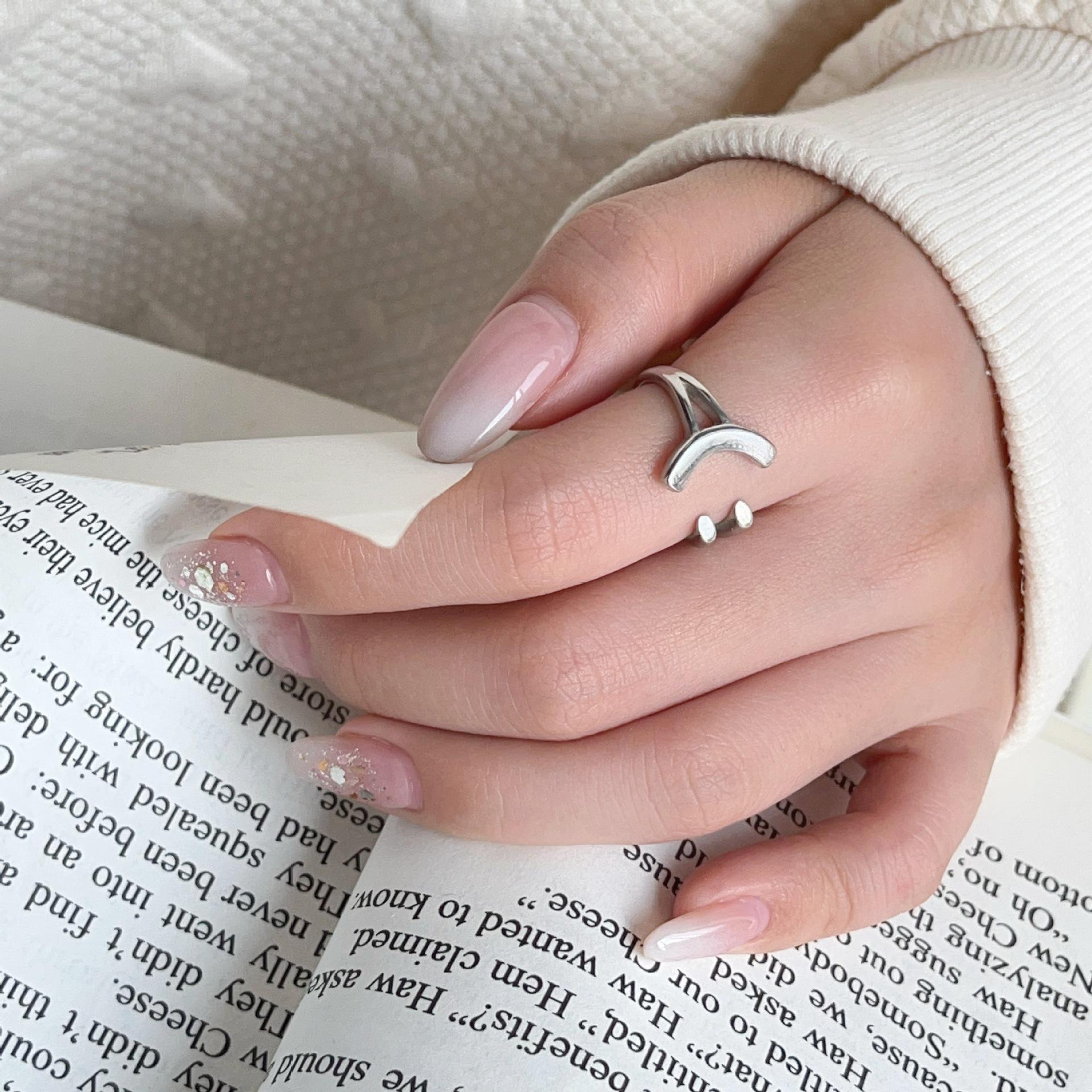 

Современное Минималистичное Абстрактное Кольцо-Улыбка - Уникальное Роскошное Высококачественное Аксессуар на Указательный Палец с Индексом Личности Adjustable Open Size