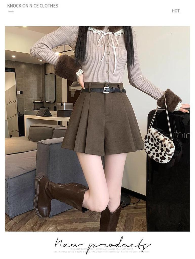 Women's 2024 High-Waist Khaki Woolen Pleated A-Line Shorts for Autumn/Winter