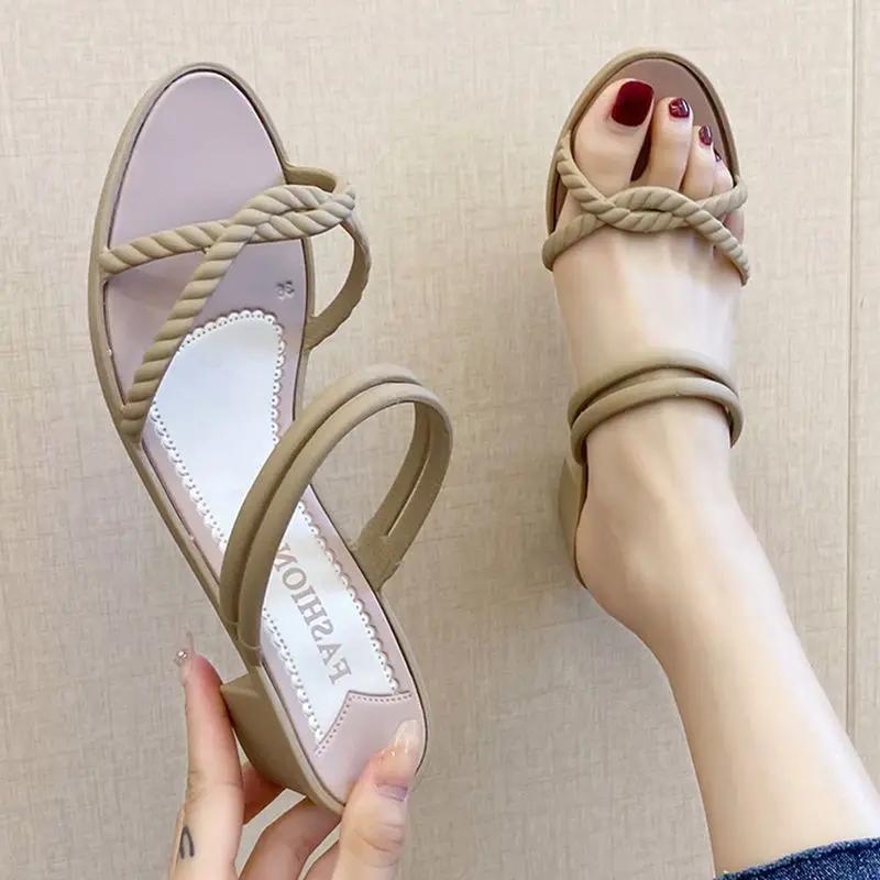 Fashion With Heel On Beach Shoes Designer Luxury Elegant Women's Slippers and Ladies Sandals Fashionable Non Slip Slides Wholesale Vip