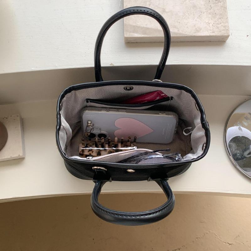 Suede hand carry garden bag retro shoulder messenger bag autumn and winter new portable small tote bag