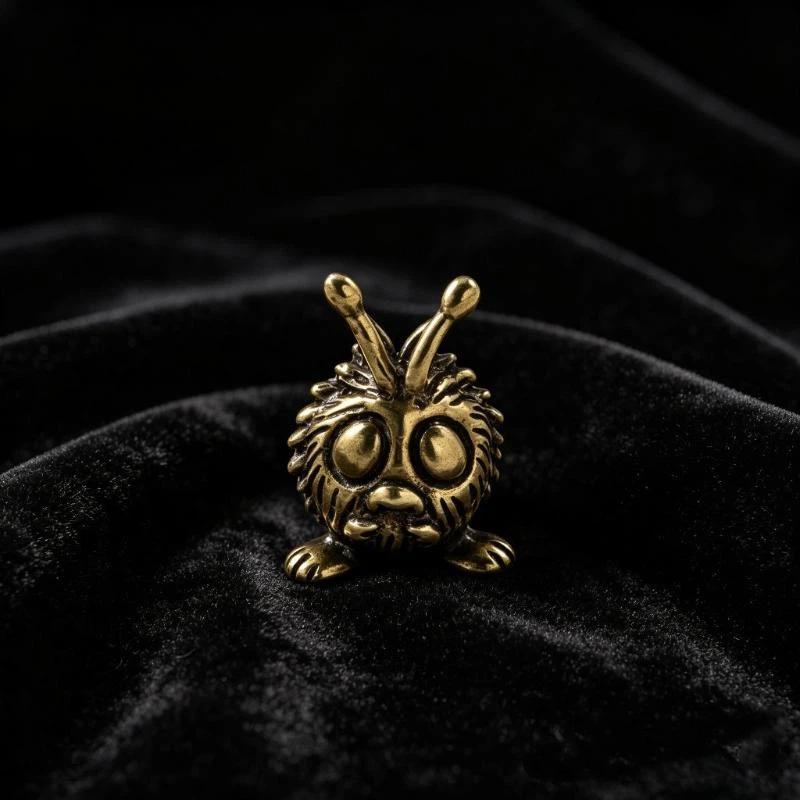 Alloy Cute Cartoon Caterpillar Figurine Retro Antique Finish Fine Detailing For Home Decor Ornament Gift