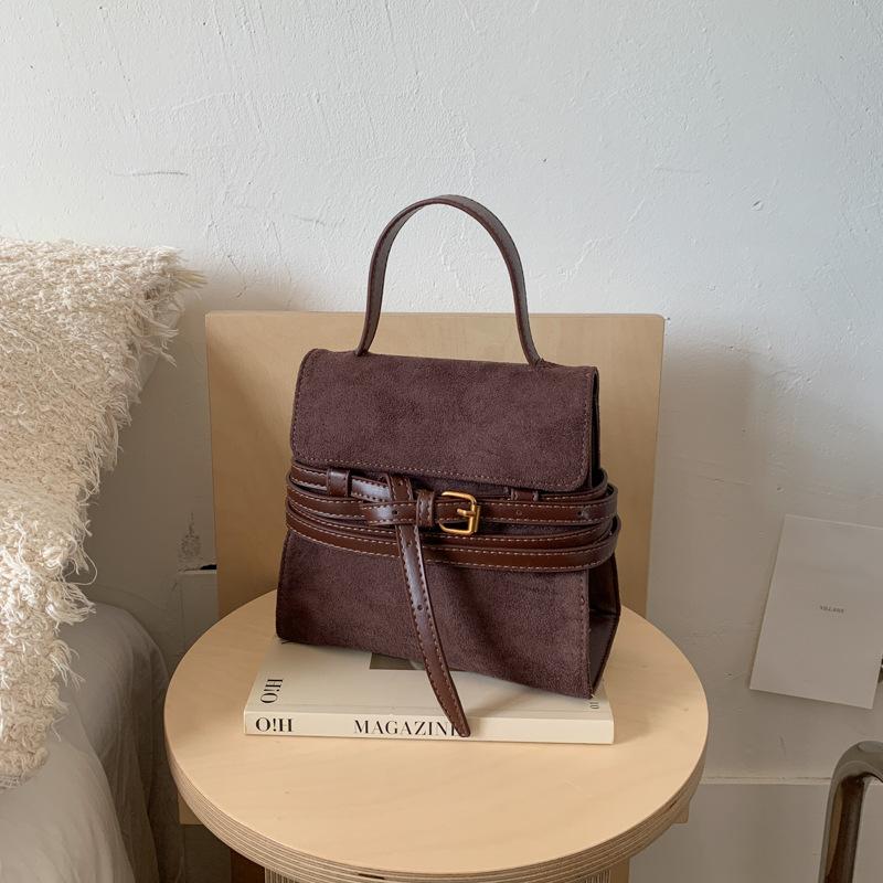 

Винтажная замшевая матовая женская сумка 2025 новая нишевая высококлассная повседневная на плечо, сумка-мессенджер