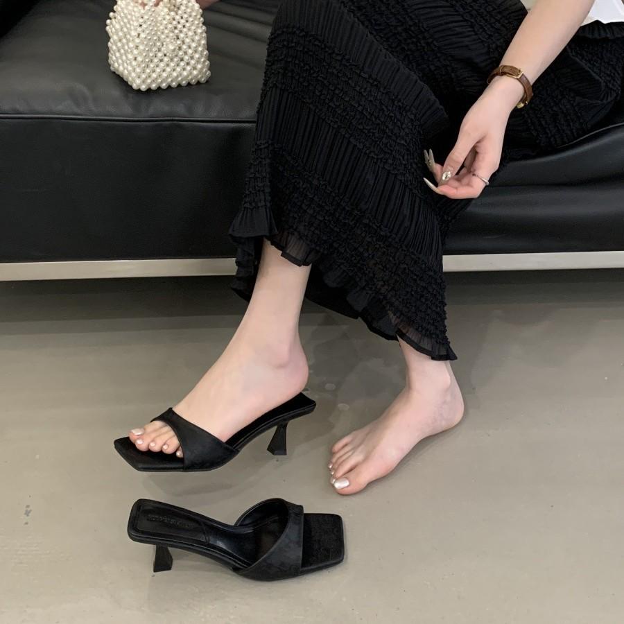 French temperament high-heeled cool slippers wear one-word square head open-toed minimalist style fine-heeled sandals women