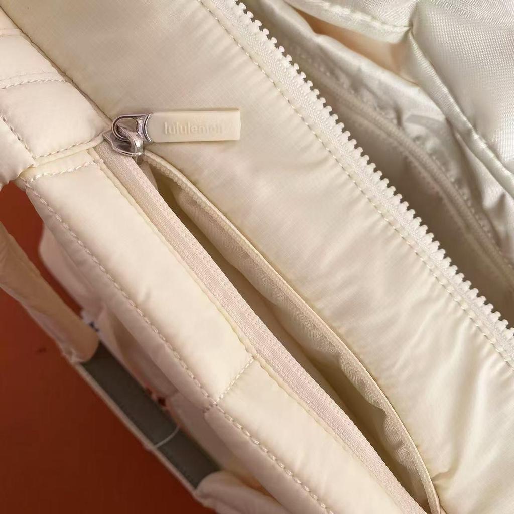 2025 A/W Tote Puffer Grande Matelassê Diamante 12L: Bolsa de Mão de Ombro Único