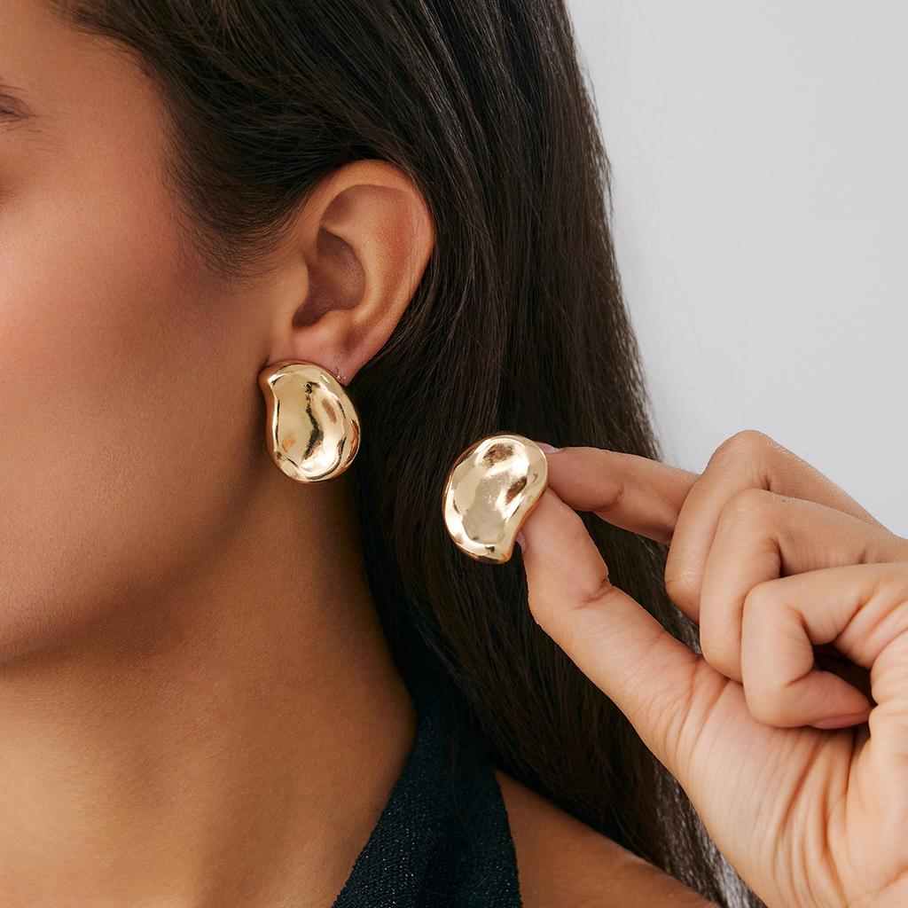 Wind Texture Metal Pleated Stud Earrings Design Sense Geometric Hollow Spiral Earrings