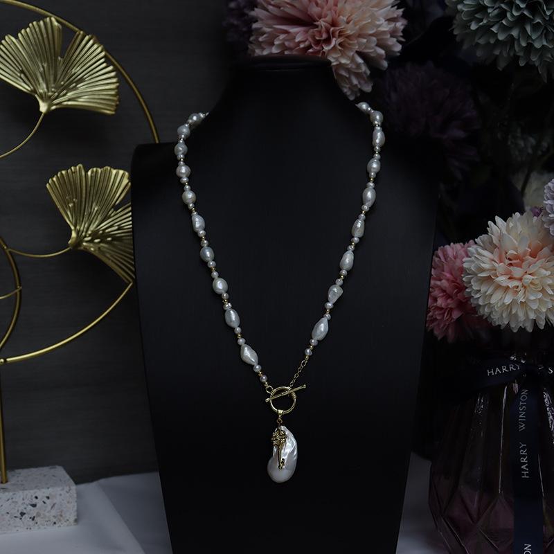Irregular White Baroque Freshwater Pearl Pendant Necklace Alloy Chain Velvet