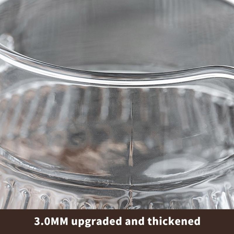 Easy to Cleaning Glass Water Pitcher with Retro Sun Pattern Lid Large Capacity for Family Gatherings and Homes Kitchen Use