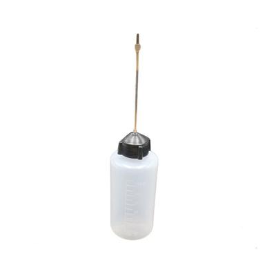 Bottiglia di olio per macchina da cucire Testa di ferro vuota Rifornimento di carburante in plastica bianca trasparente Oliatore a bocca lunga Accessori lubrificanti 120 ML