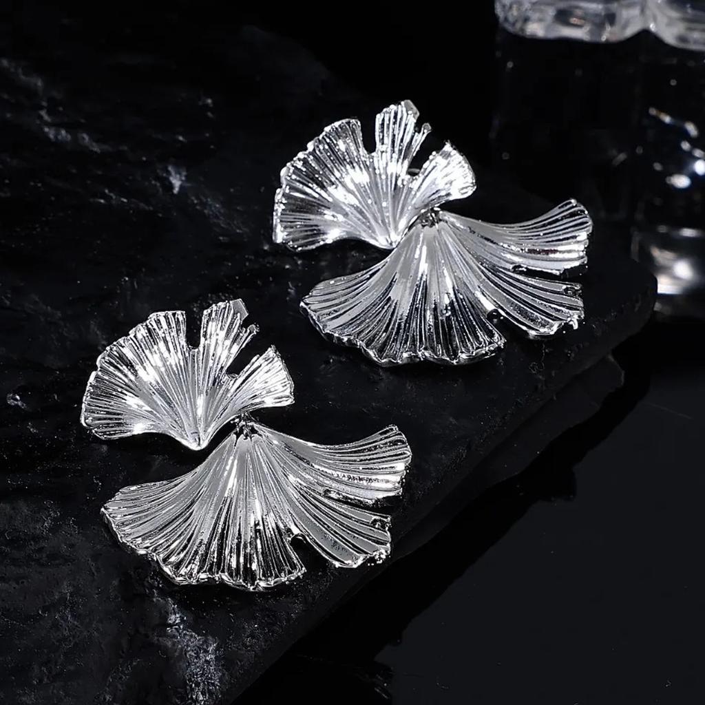Delicate Ginkgos Leaf Earrings Alloy Fashion Accessories Party Wedding Ear Studs Suitable for Casual or Formal Occasions