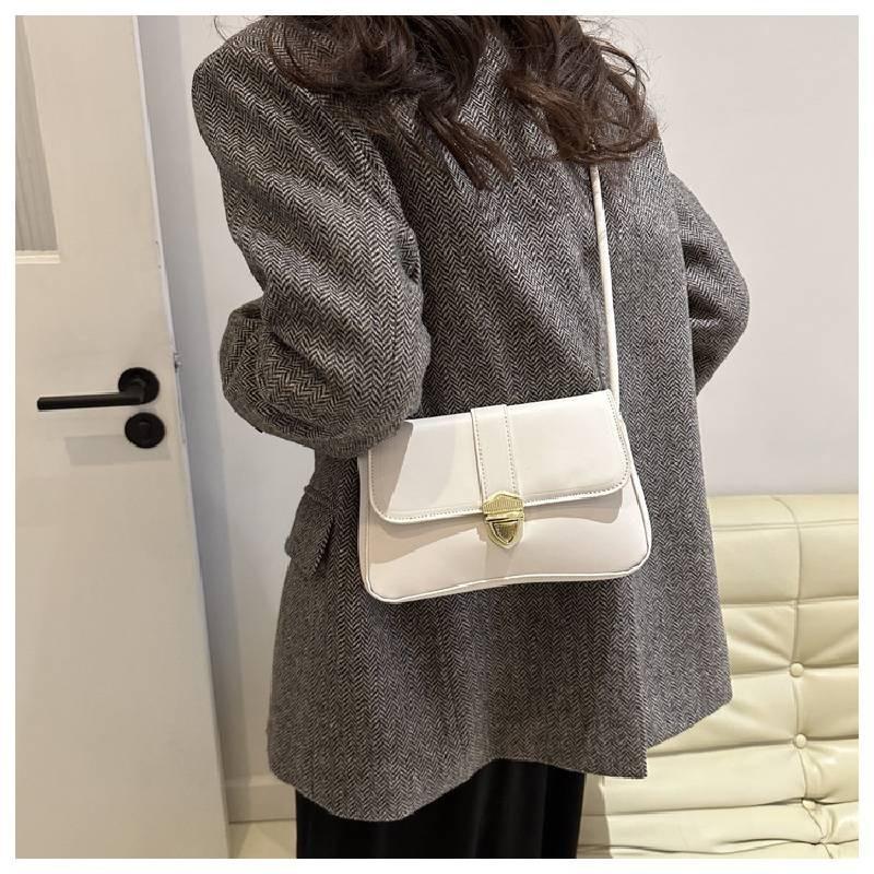 Fashion Womens Bag 2023 Winter New Stylish Solid Color Shoulder Bag**