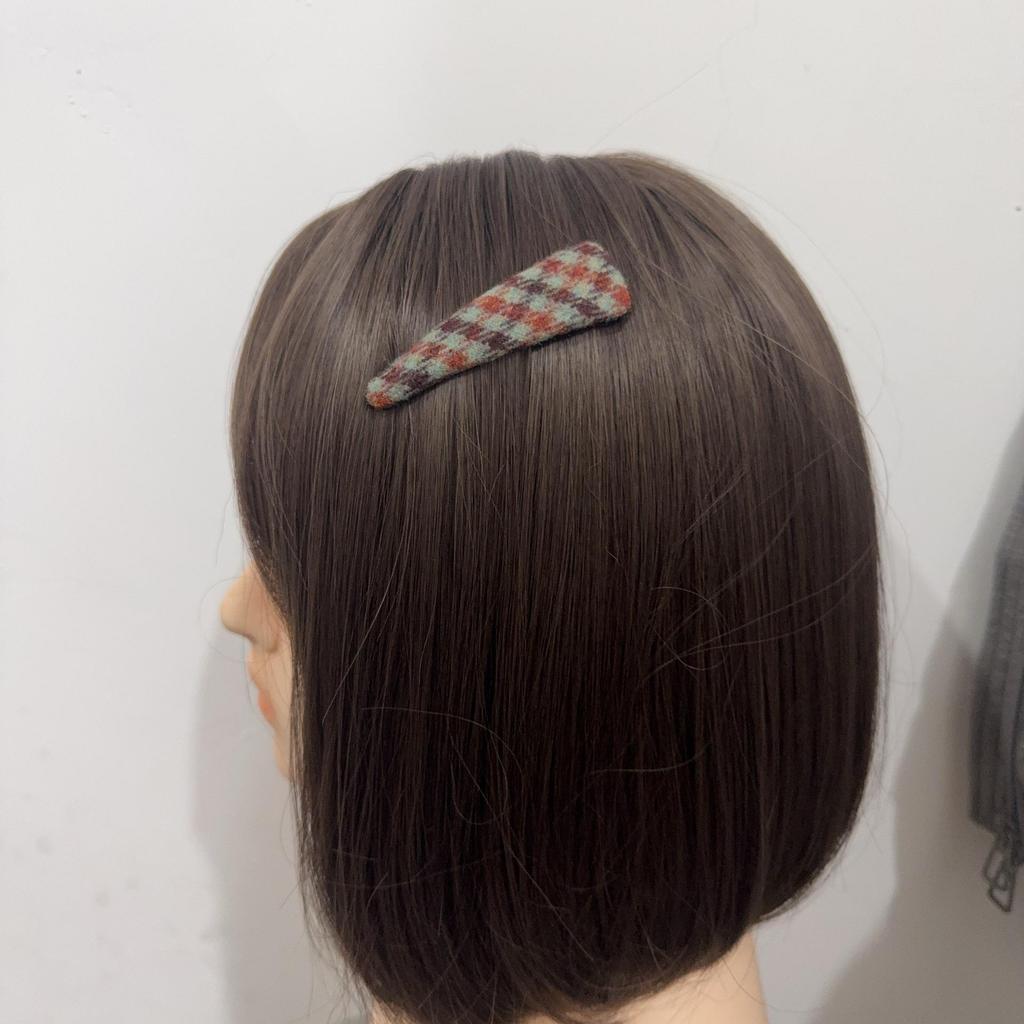 College Style Retro Plaid Triangle Hair Clip - Autumn/Winter Edition