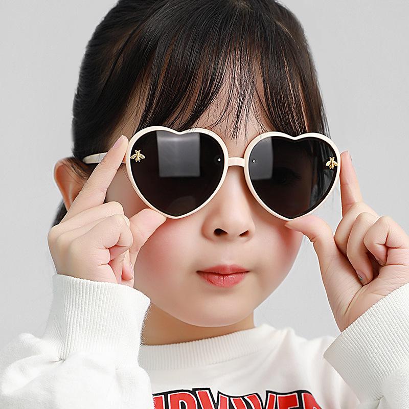 Children's Heart-Shaped Glitter Bee Sunglasses - Trendy Cartoon Style for Girls
