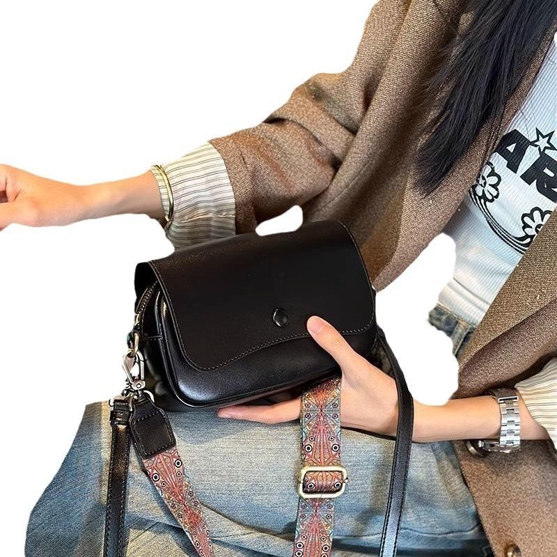 Leather women's bag new retro temperament shoulder bag women's versatile commuter small bag high-end messenger bag