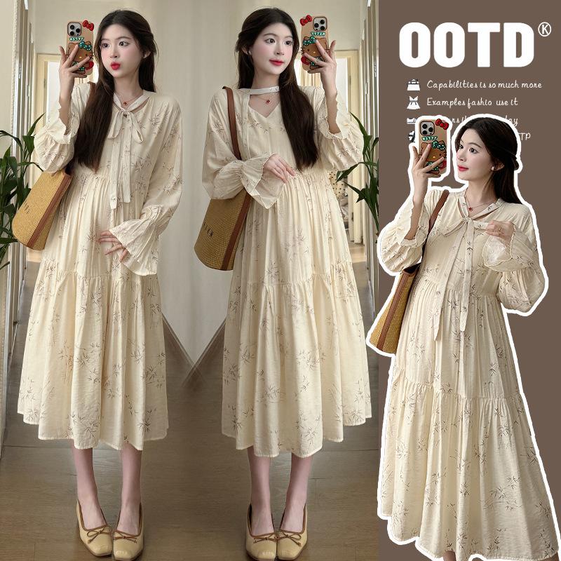 2026 Spring Korean V-Neck Bamboo Leaf Maternity Dress Medium
