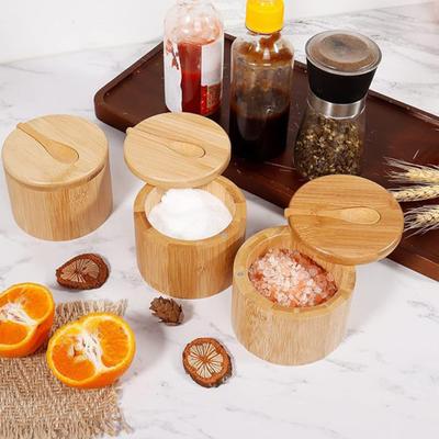 Bambu Tuzluk Baharat Kavanozu Dahili Kaşıklarla Mutfak İçin Tuz Kabı Döner Kapaklı Baharat Kutusu Tezgah İçin