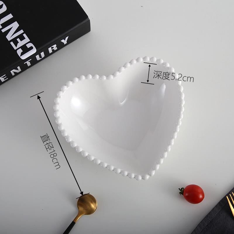 White Ceramic Heart Plate Delicate Salad Dessert Bowl Multi-Grid Snack Bowl Creative Peach Heart Cake Breakfast Plate Tableware