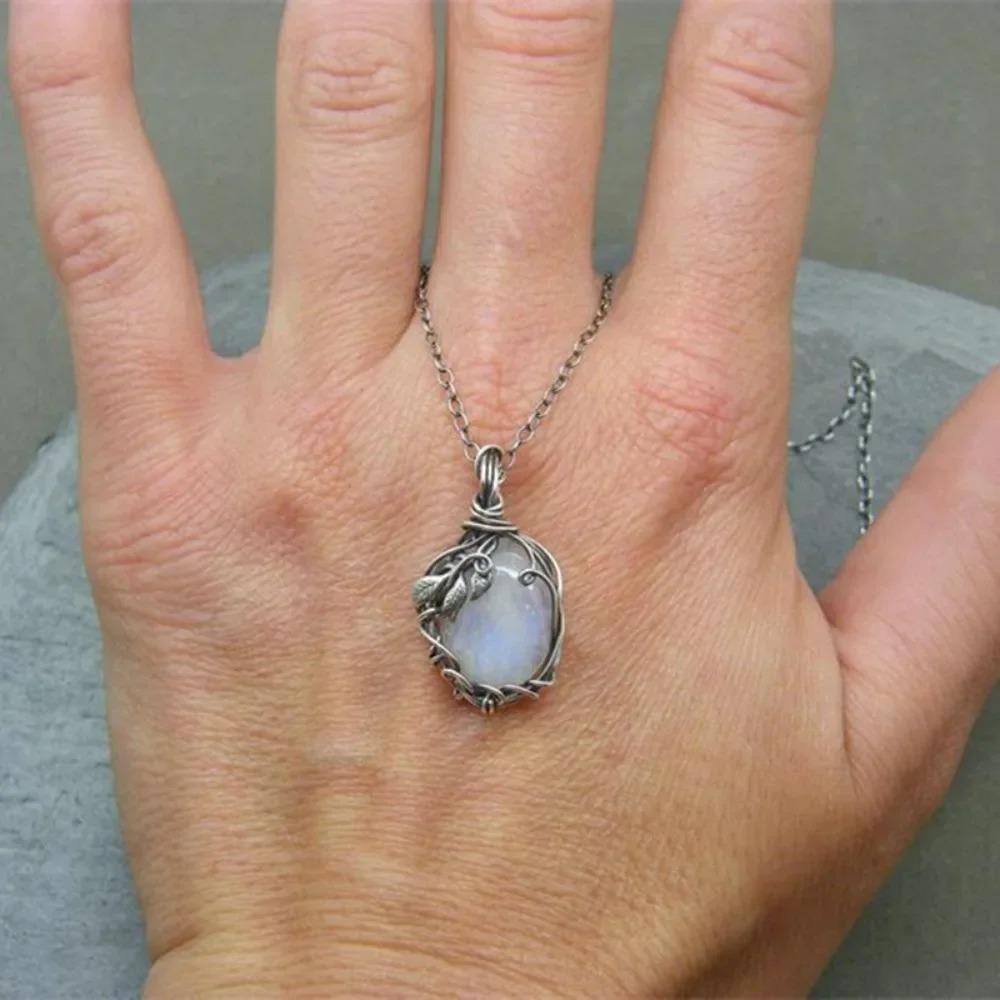 Moonstone Pendant Necklace Crystal Gems Alloy Rattan Vintage Noble Women Necklaces for Lady Girls Waterdrop Stone Necklace Gift