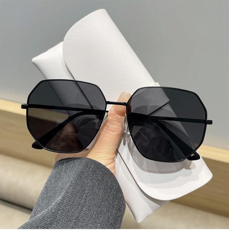 New Metal Men Sunglasses Brand Designer Sun Glasses Vintage Women Female Classic Driving Eyewear UV400