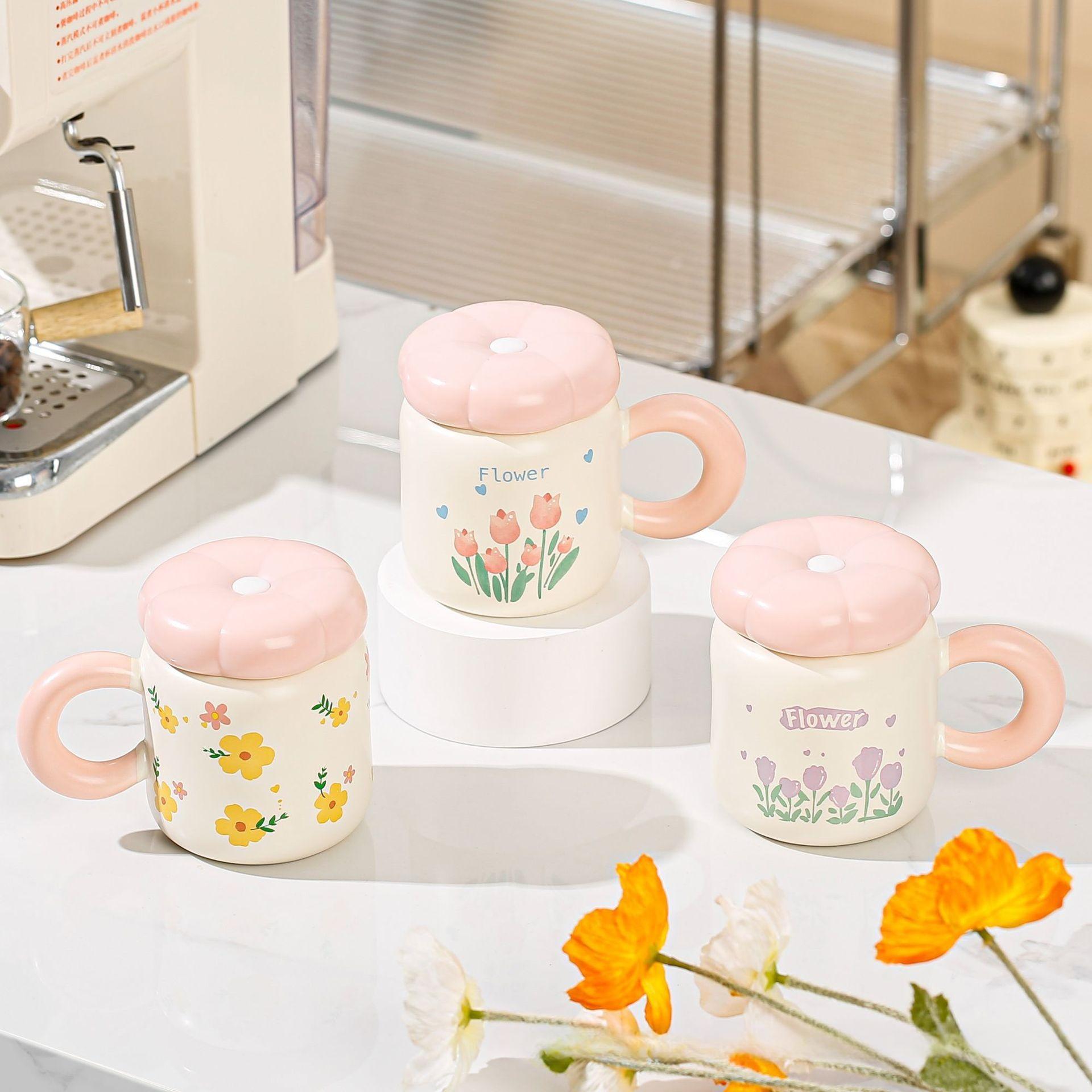 

Творческая кружка для девочек, маленькая чашка для пресной воды, керамическая чашка с крышкой в виде сердца для девочек, сувенирная подарочная чашка, чашка для кофе с цветком 400ML