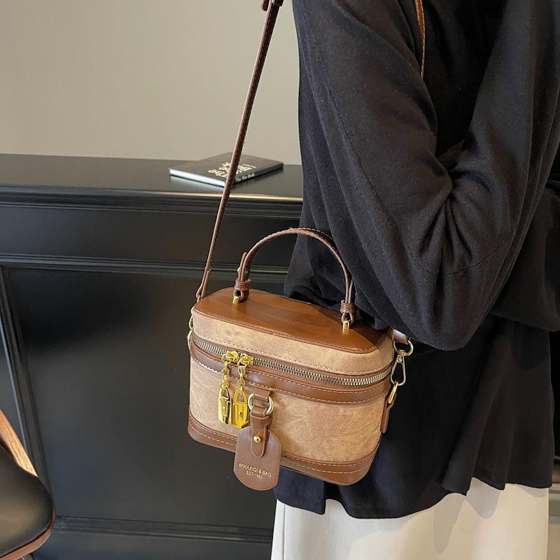 Niche Design Bag Women's Bag 2025 New Box Bag Portable Small Square Bag Fashionable and Simple Single Shoulder Messenger Women's Bag