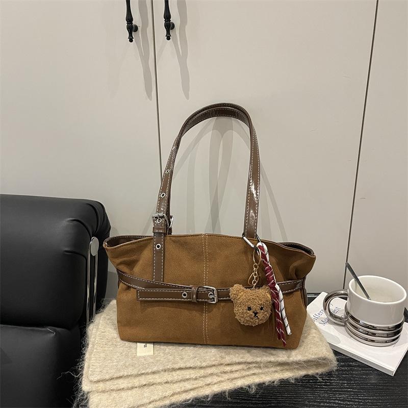 Premium commuter underarm bag New fashionable large-capacity shoulder bag Autumn and winter niche versatile tote bag