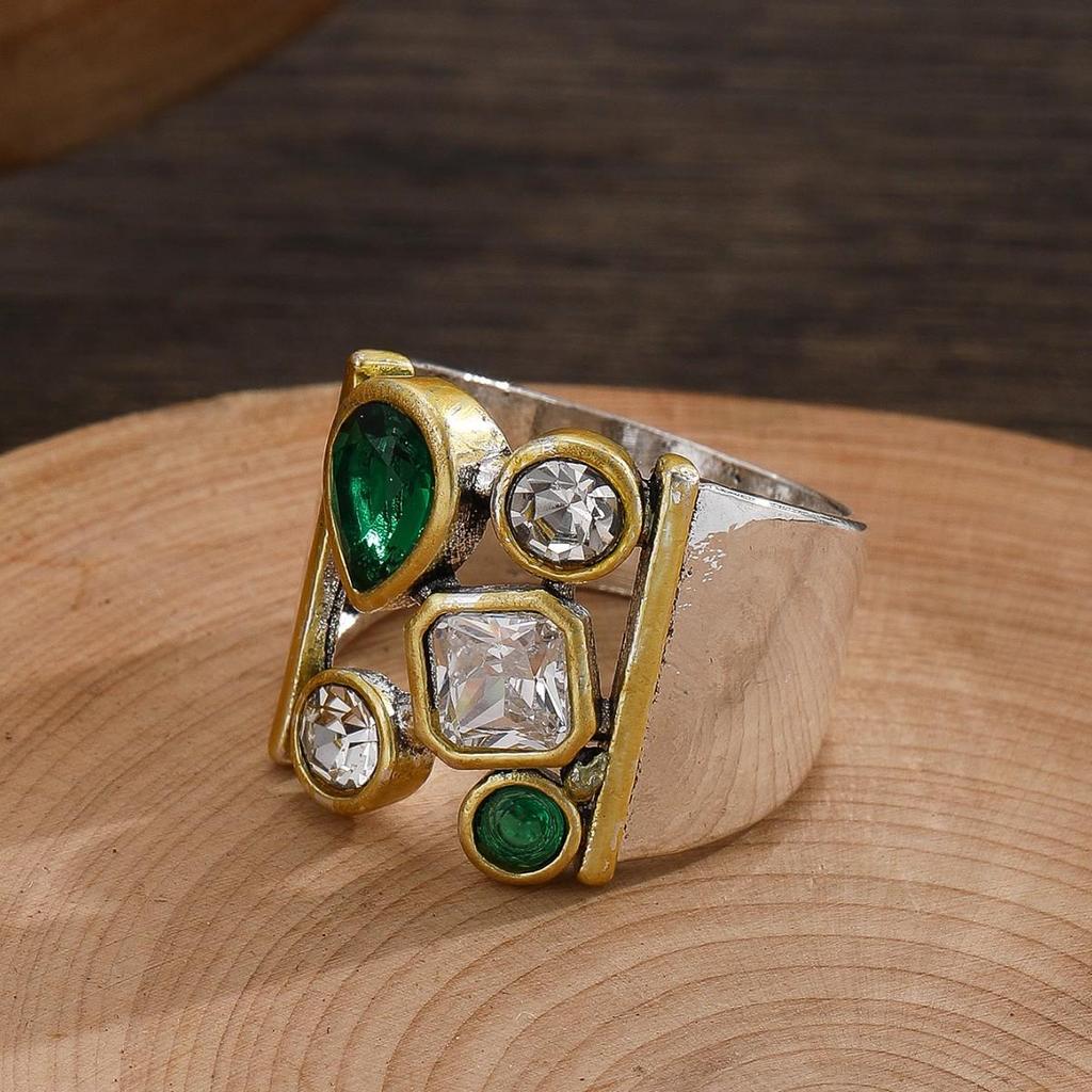 Trendy Retro-Style Women's Rings: Bold and Simple Designs