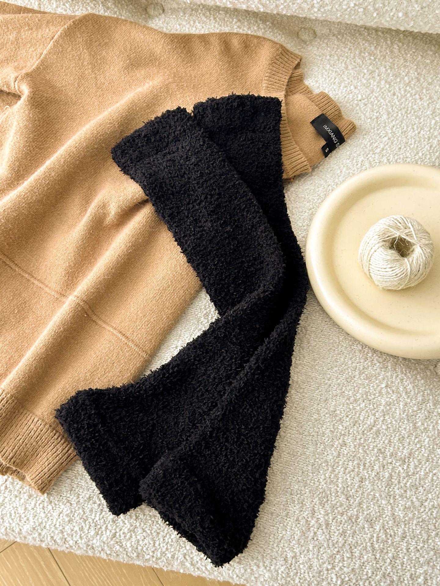 

Winter Coral Fleece Over-the-Knee Leg Warmers - Thick, Warm Knee Pads & Sleep Socks for Men and Women One Size