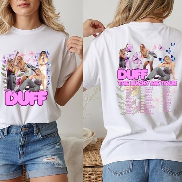 Hilary Duff Tour 2026 Maglietta a 2 Lati The Lucky Me Tour Tee Maglietta Retro Hilary Duff Maglietta Estetica per Concerto Maglietta Vintage Bootleg Hilary