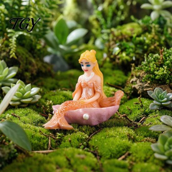Waterproof Resin Crafts Mini Mermaid Figurine, Shell Couch Ornament, Mediterranean Style Fairy Home Tabletop Soft Furnishings Garden Accessory