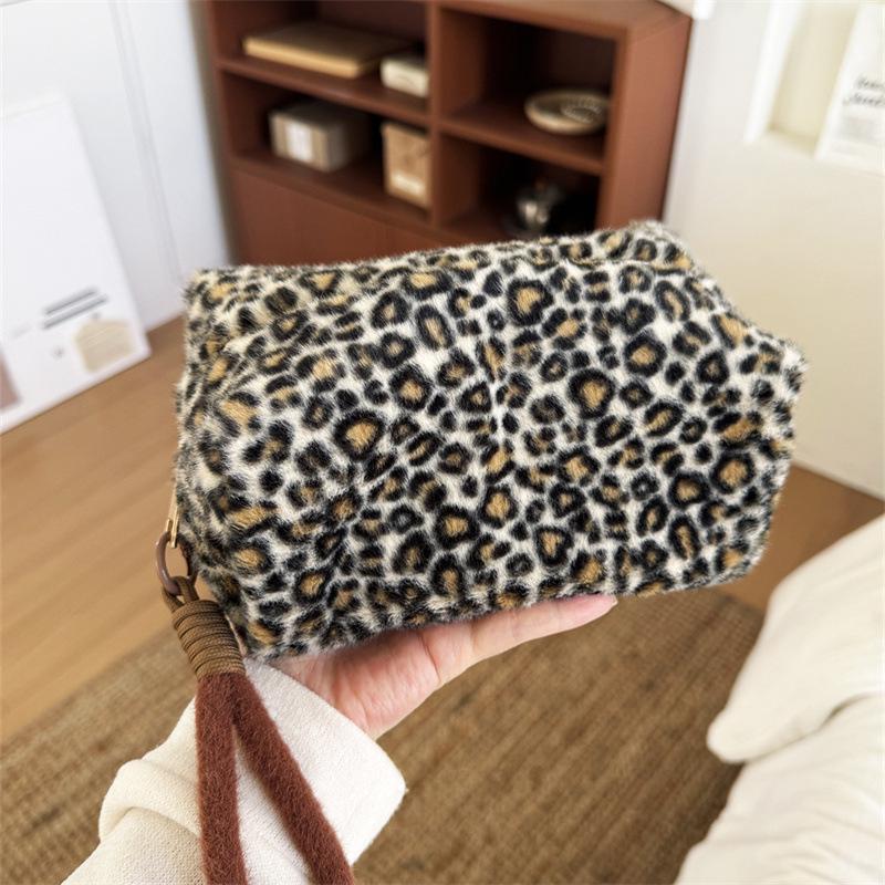 Leopard Print Pink Plush Bag: Large-Capacity, Portable Cosmetic Bag for Fall & Winter