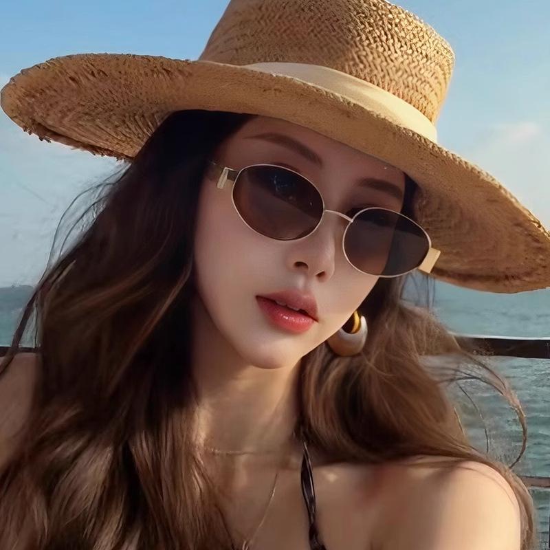 Fashion Retro Oval Sunglasses for Women Vintage Sun Glasses Women Luxury Small Metal Frame Classic Shades UV400 Eyewear