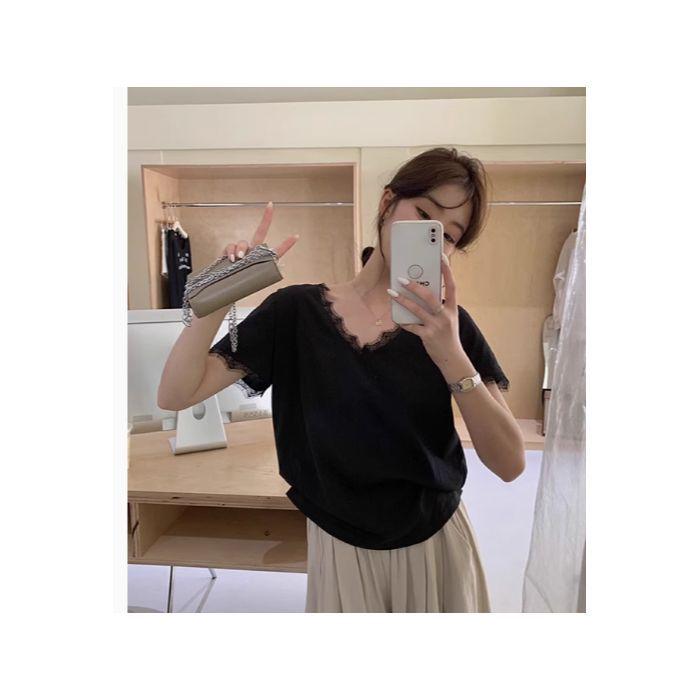 Women's Summer Lace Trim V-Neck Bamboo Cotton T-shirt - Korean Style, Loose-Fit, Age-Reducing Top